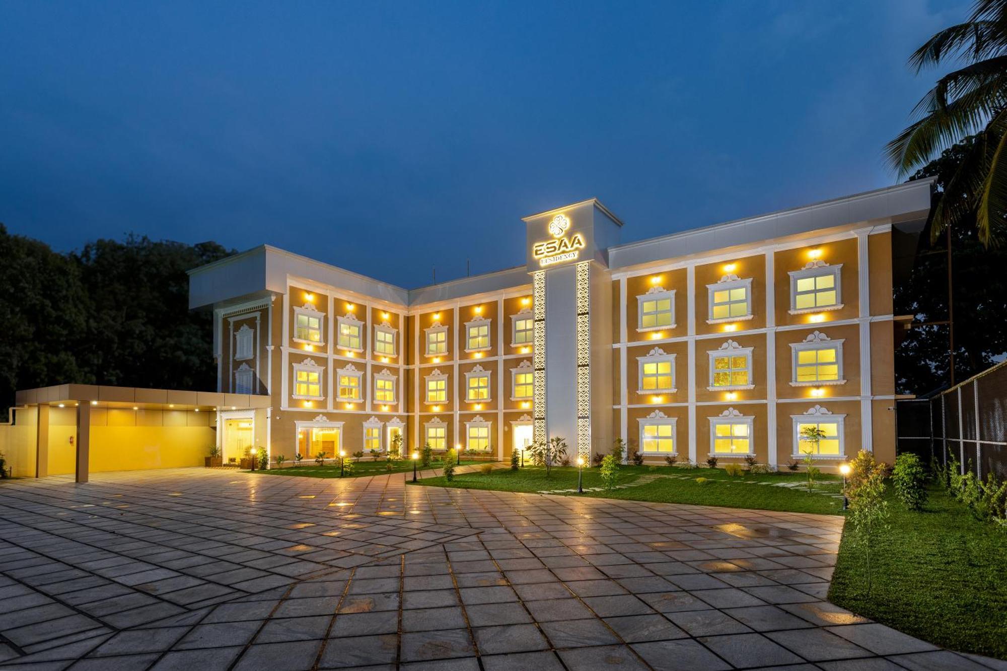 Esaa Airport Hotel Kochi Exterior foto