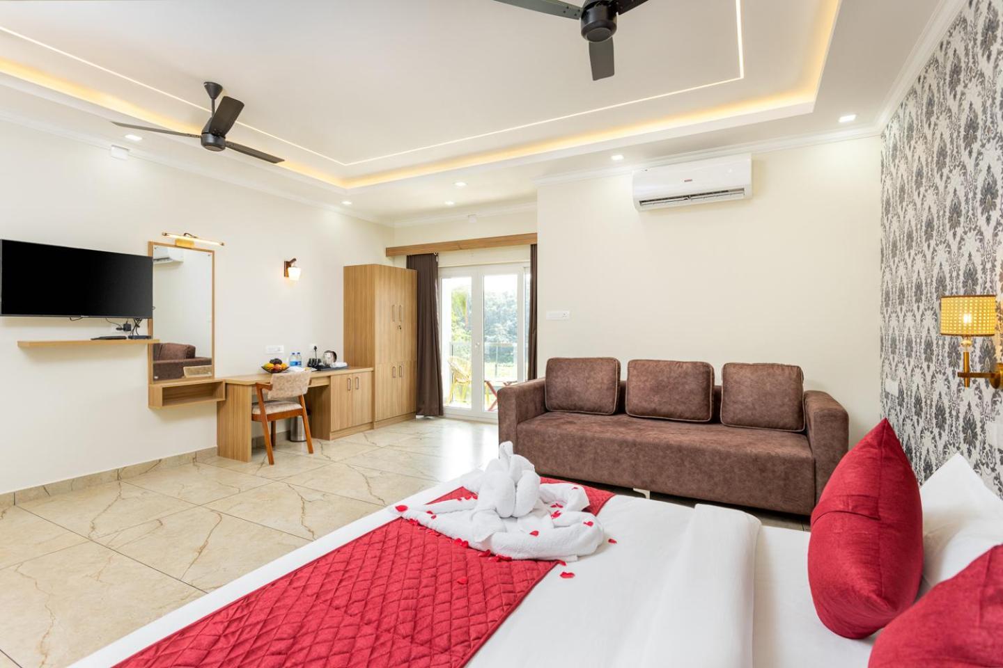 Esaa Airport Hotel Kochi Exterior foto